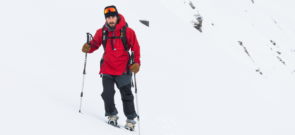 Hiking in the Men's Velez Adventure Smock in the Snow